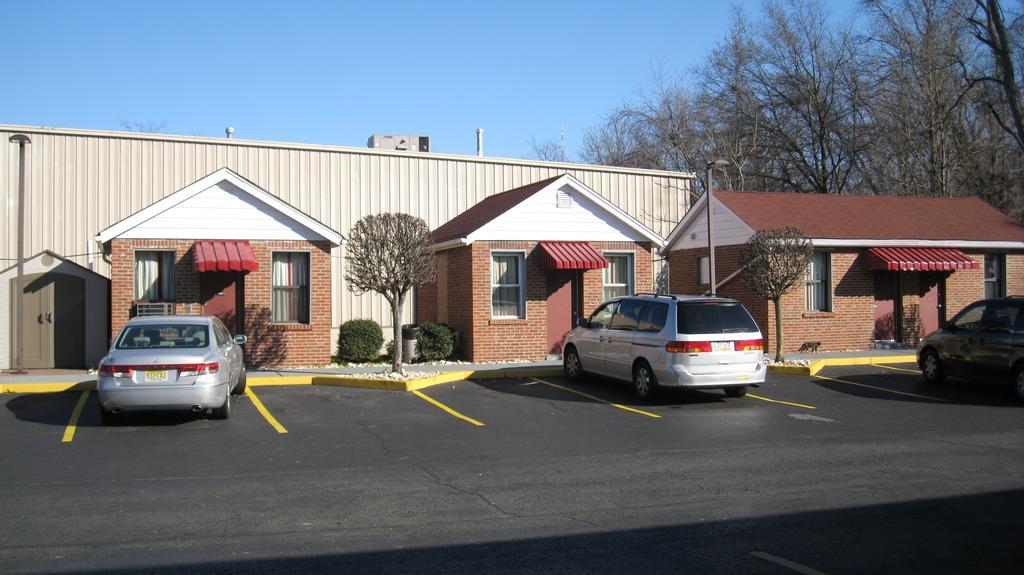 Mounts Motel Lawrenceville Buitenkant foto