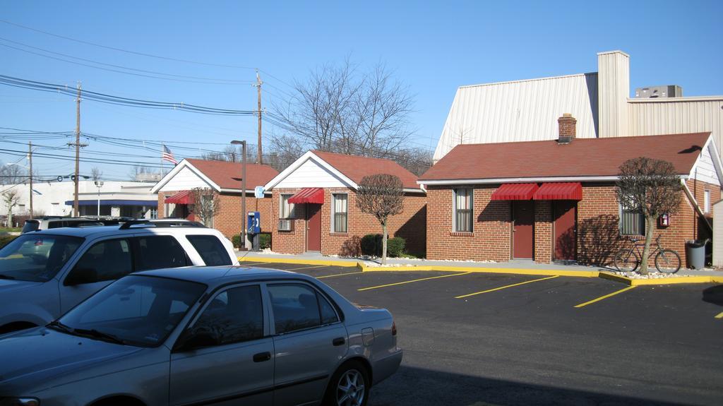 Mounts Motel Lawrenceville Buitenkant foto
