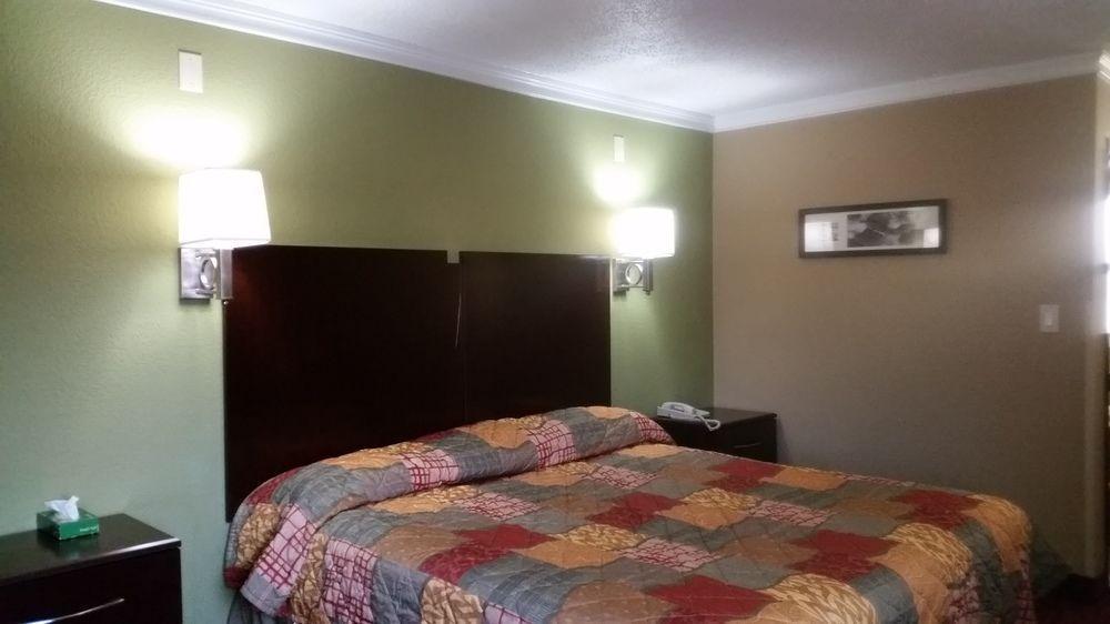 Mounts Motel Lawrenceville Buitenkant foto