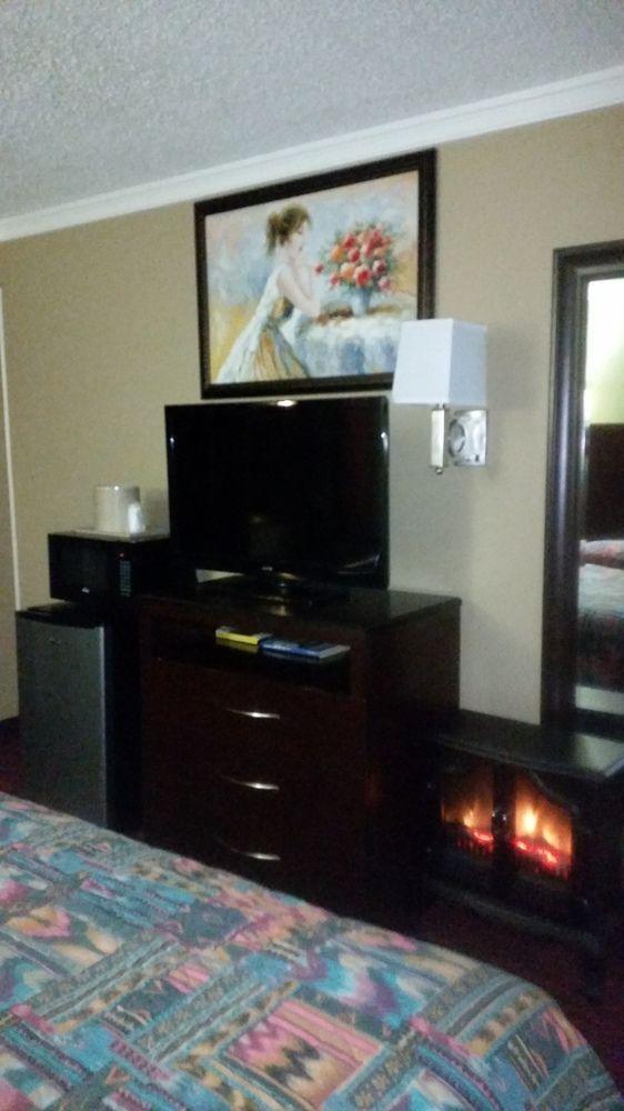 Mounts Motel Lawrenceville Buitenkant foto