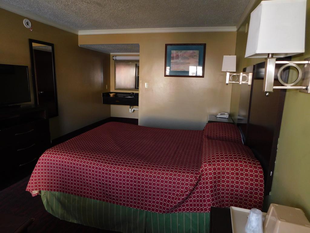 Mounts Motel Lawrenceville Buitenkant foto
