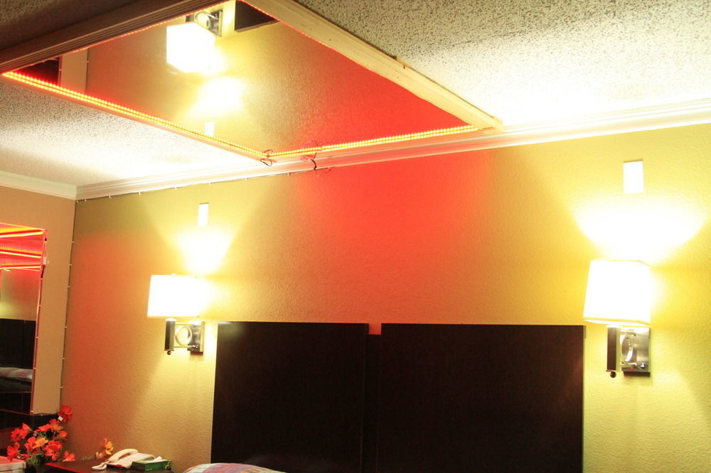 Mounts Motel Lawrenceville Buitenkant foto