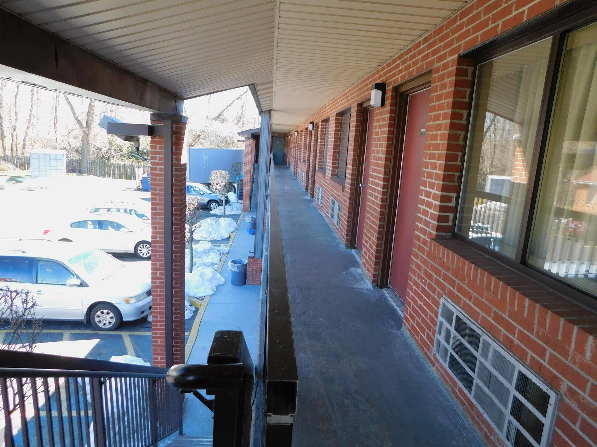 Mounts Motel Lawrenceville Buitenkant foto