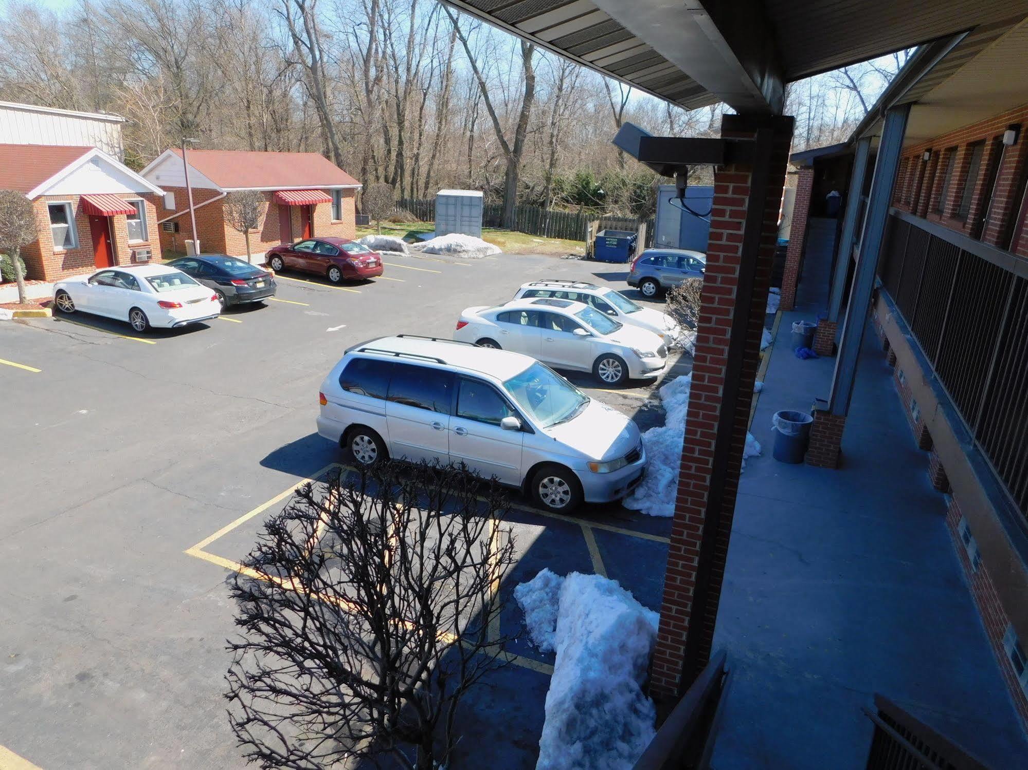 Mounts Motel Lawrenceville Buitenkant foto