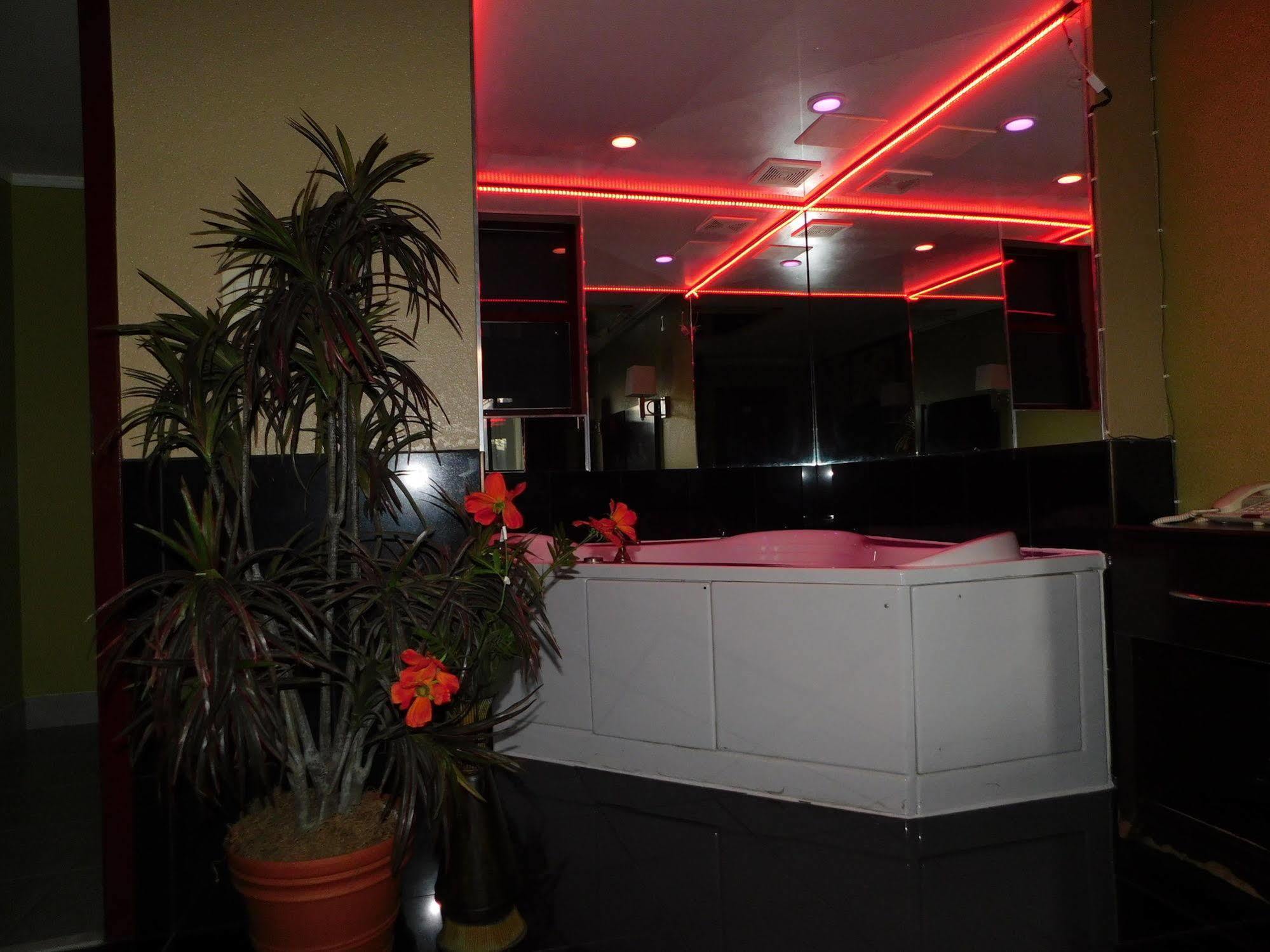 Mounts Motel Lawrenceville Buitenkant foto