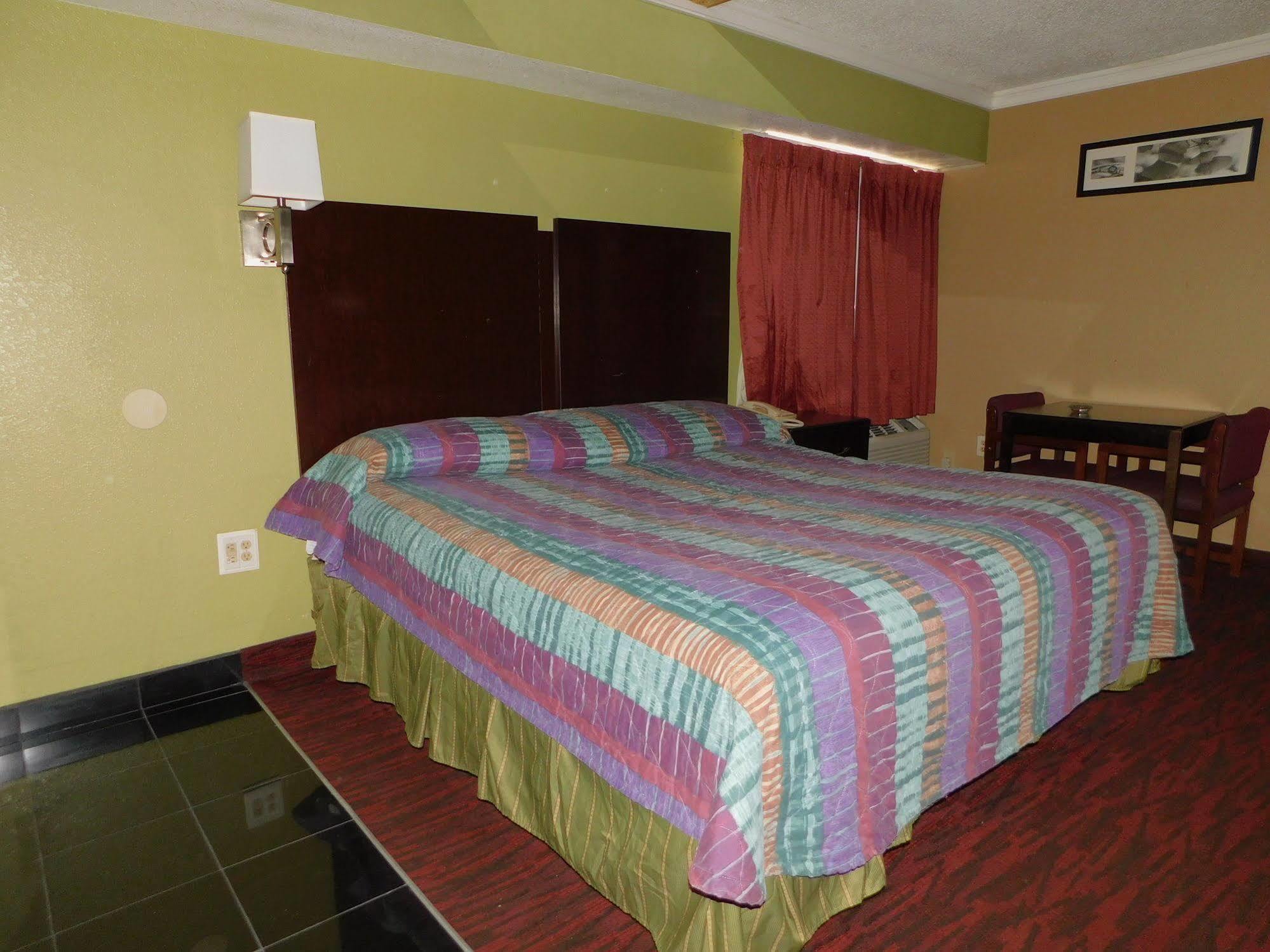 Mounts Motel Lawrenceville Buitenkant foto