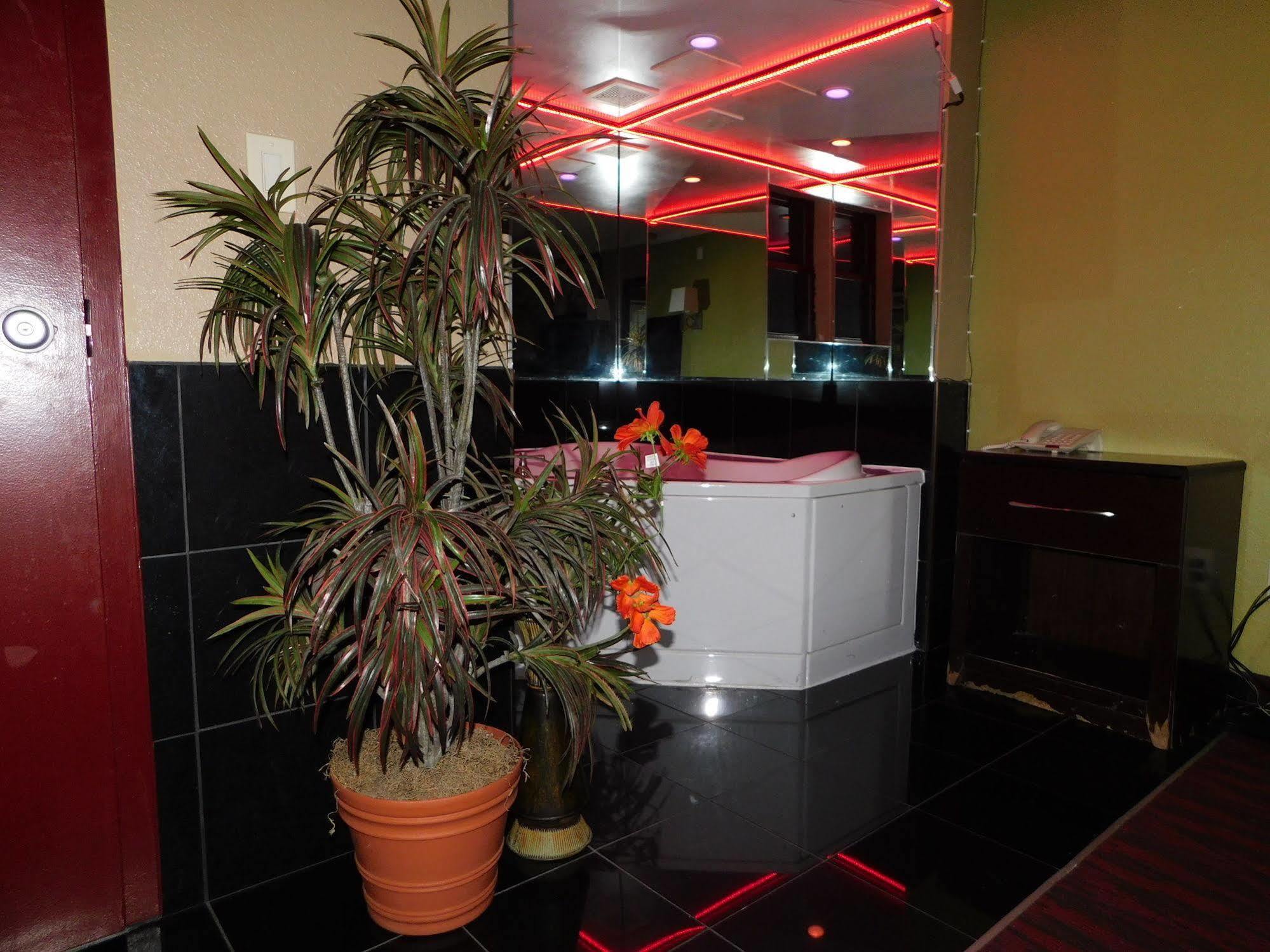 Mounts Motel Lawrenceville Buitenkant foto