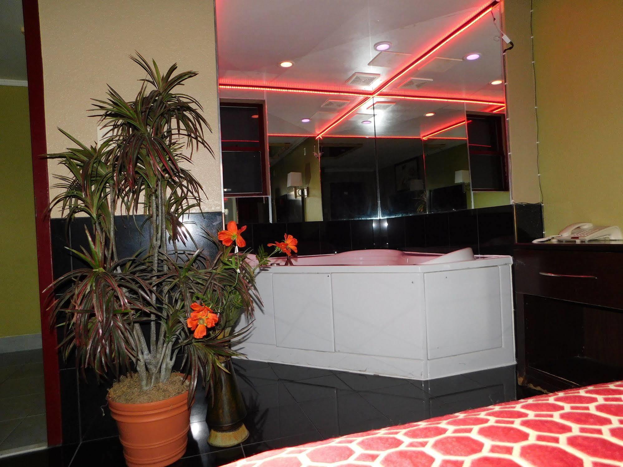Mounts Motel Lawrenceville Buitenkant foto